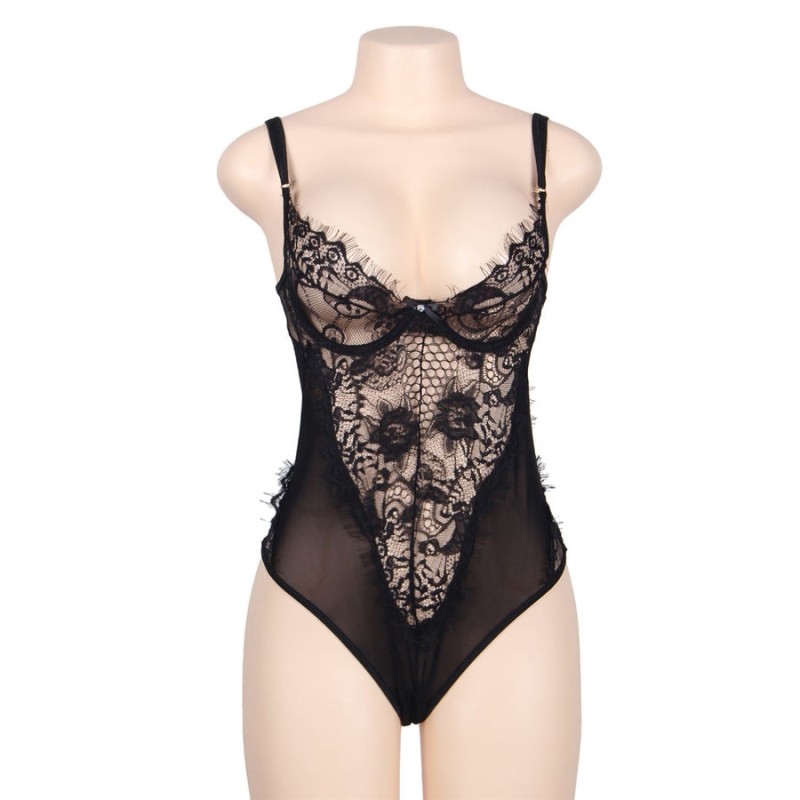 SUBBLIME - QUEEN PLUS FLORAL LACE AND FRINGED...